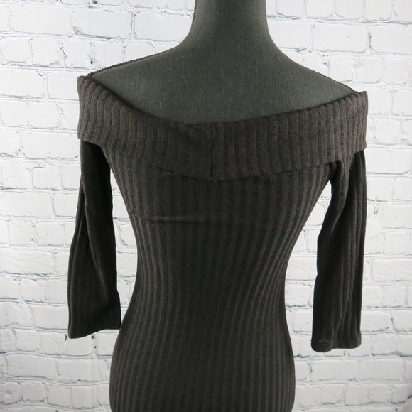 NWOT - Women's Off the Shoulder Fitted Dress - Picture 3 of 3